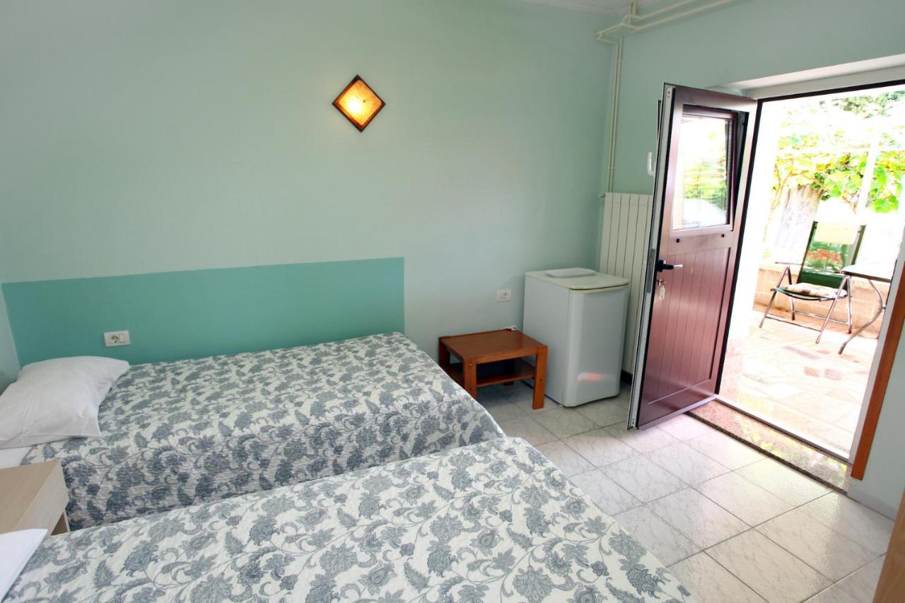 Dino Studio And Room Apartments Portoroz Exterior foto