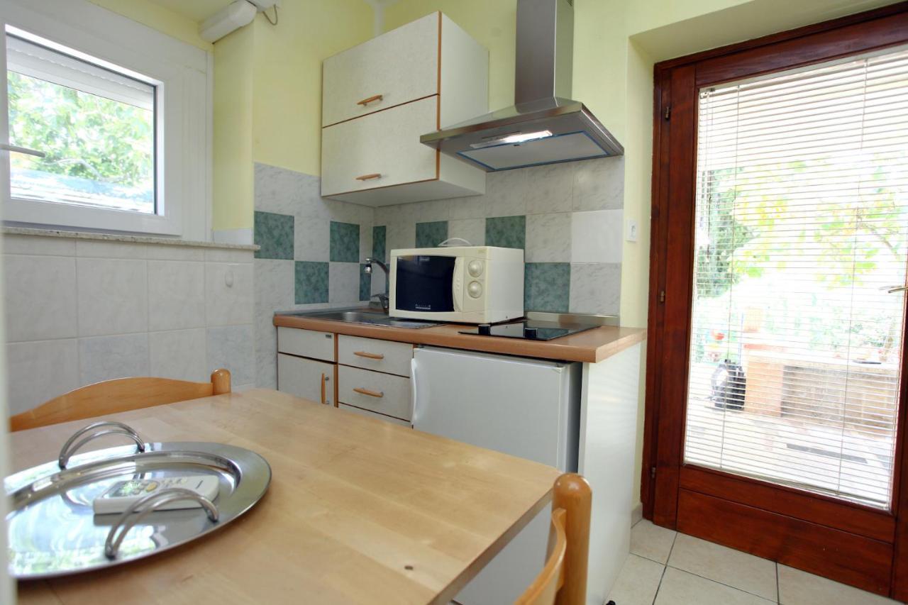 Dino Studio And Room Apartments Portoroz Exterior foto